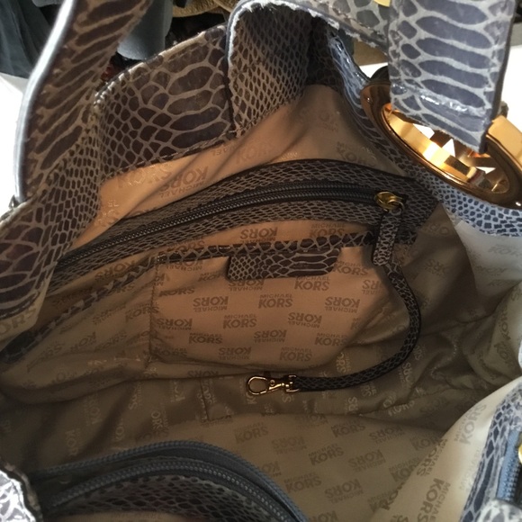 Michael Kors Fulton Large Shoulder Tote Dark Denim Print Bag - Picture 6 of 10